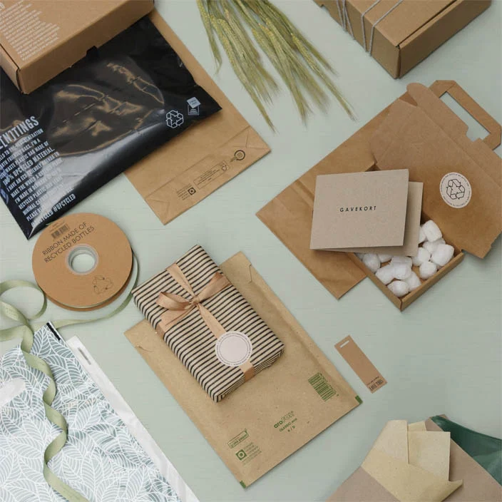 custom clothing packaging