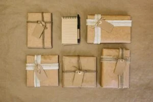 The Complete Guide to Custom Apparel Packaging for Clothing Brands