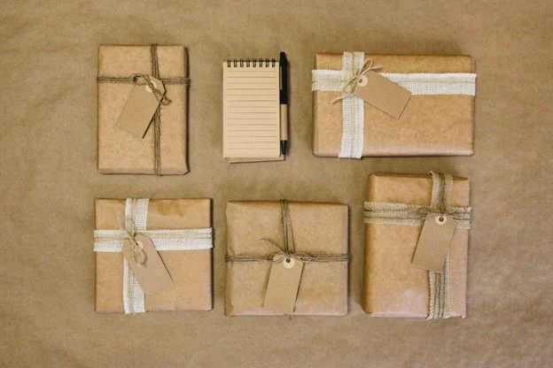 The Complete Guide to Custom Apparel Packaging for Clothing Brands