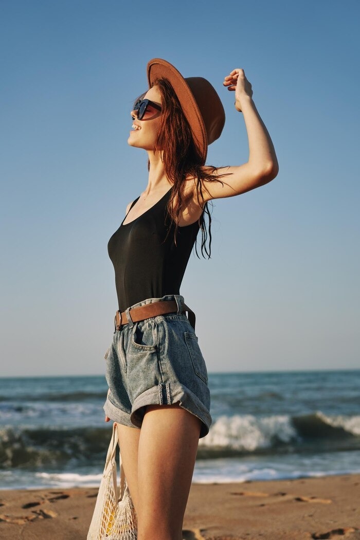 woman-beach-aga